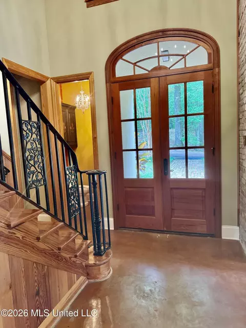 Entry Way - 49 Stirling Rd, Natchez, MS 39120 photo 6 of 7
