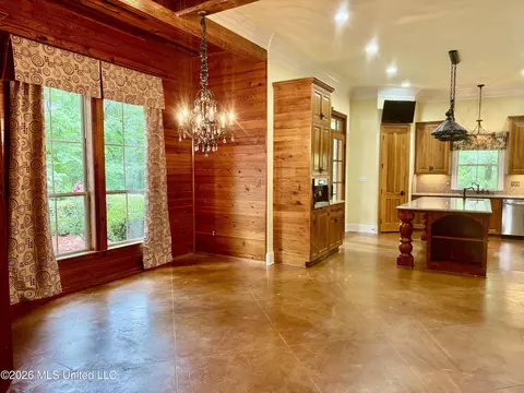 Dining - 49 Stirling Rd, Natchez, MS 39120 photo 1 of 5