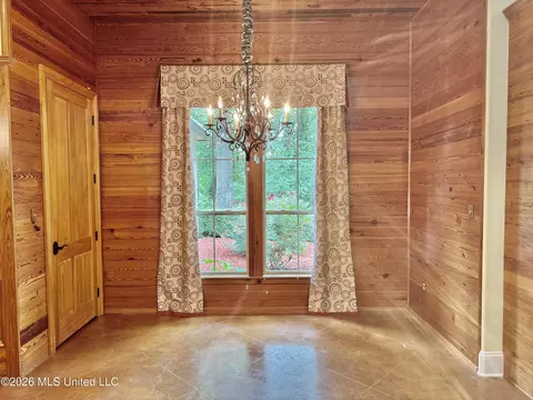 Dining - 49 Stirling Rd, Natchez, MS 39120 photo 4 of 5