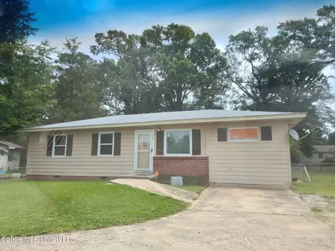 214 Oak Park Dr, Pearl, MS 39208
