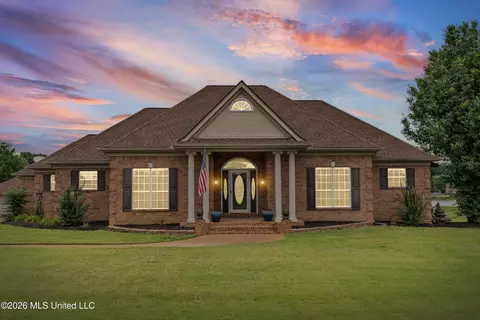 1975 Green Village Dr, Hernando, MS 38632
