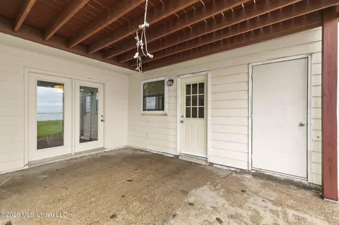 Exterior - 1056 Windrose Dr, Brandon, MS 39047 photo 5 of 6