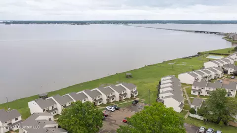 View/Area - 1056 Windrose Dr, Brandon, MS 39047 photo 2 of 21