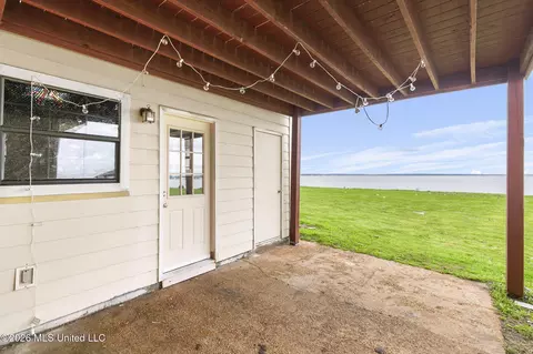 Exterior - 1056 Windrose Dr, Brandon, MS 39047 photo 4 of 6