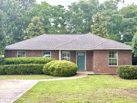 101 Maci Ln, Lucedale, MS 39452