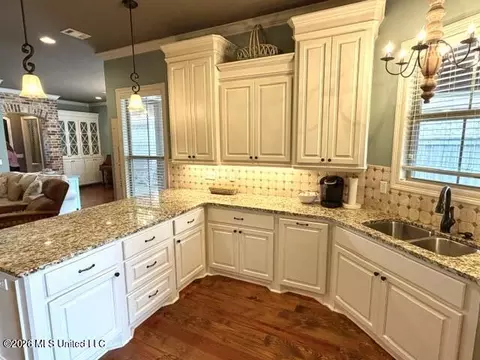 128 Amethyst Dr, Brandon, MS 39047 photo 5