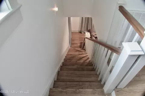Entry Way - 111 Pinehaven Dr, Jackson, MS 39202 photo 2 of 2