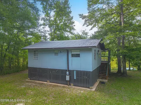 227 Holly Dr, Lucedale, MS 39452
