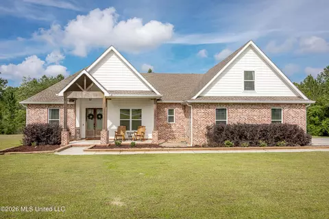 24020 Captains Ct, Saucier, MS 39574