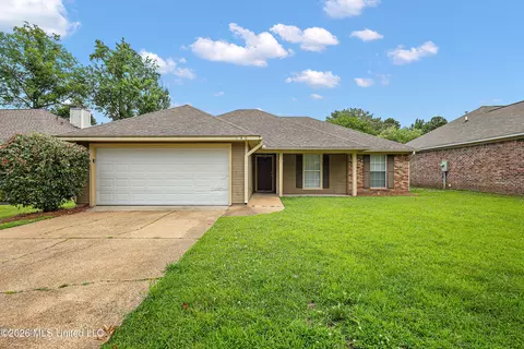 140 Willow Oak Ln, Brandon, MS 39047