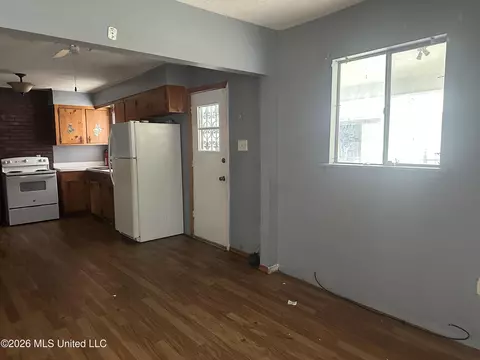 Living - 3655 Horton St, Jackson, MS 39213 photo 6 of 11