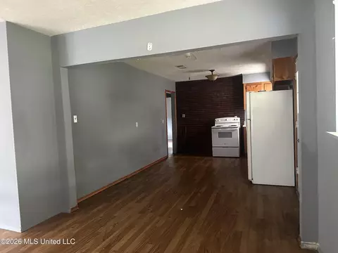 Living - 3655 Horton St, Jackson, MS 39213 photo 4 of 11