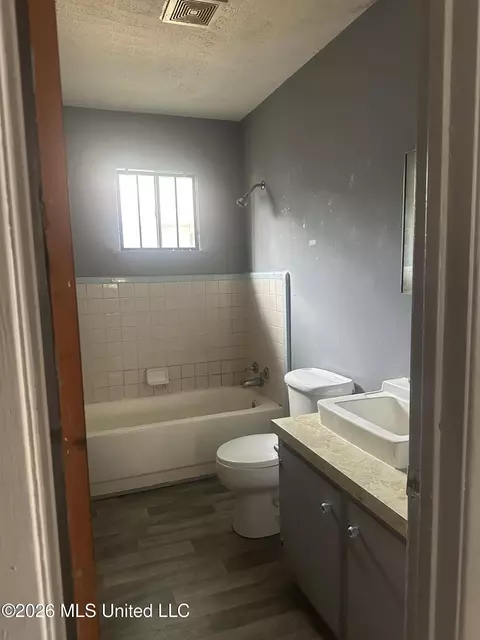 Bath - 3655 Horton St, Jackson, MS 39213 photo 2 of 2