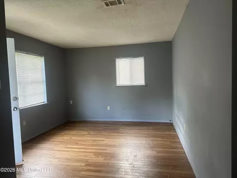 Living - 3655 Horton St, Jackson, MS 39213 photo 2 of 11