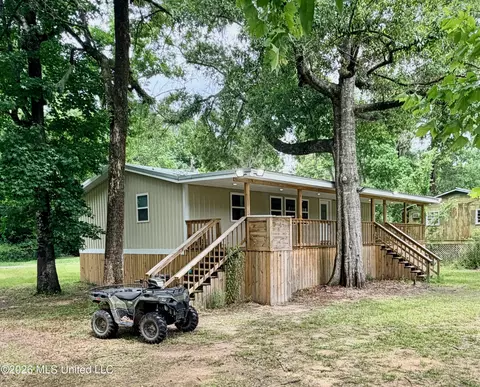 2109 Pascagoula River Dr, Lucedale, MS 39452