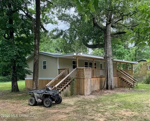 2109 Pascagoula River Dr, Lucedale, MS 39452