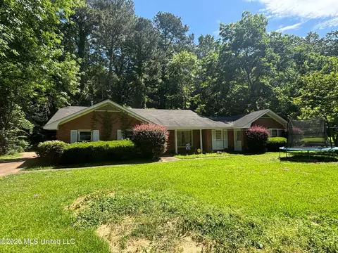 706 Park Cir, Columbus, MS 39701