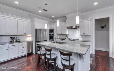 Kitchen - 110 Bristol Ln, Madison, MS 39110 photo 2 of 8