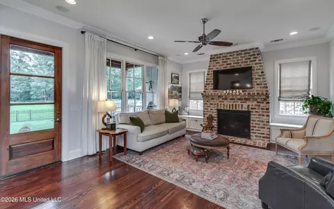 Living - 110 Bristol Ln, Madison, MS 39110 photo 1 of 3