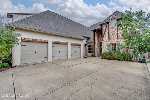 Exterior - 110 Bristol Ln, Madison, MS 39110 photo 2 of 9