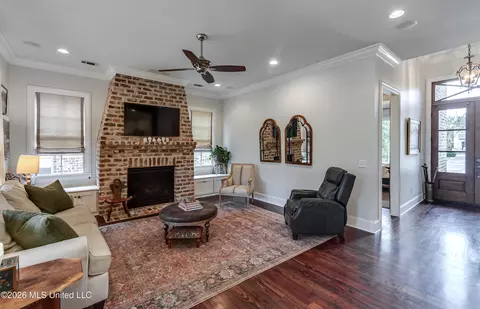 Living - 110 Bristol Ln, Madison, MS 39110 photo 2 of 3