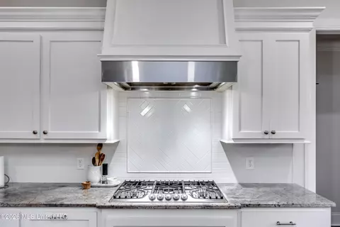 Kitchen - 110 Bristol Ln, Madison, MS 39110 photo 7 of 8