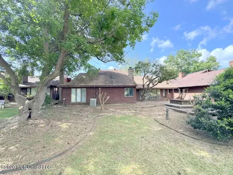 Exterior - 566 S Deerfield Dr, Canton, MS 39046 photo 7 of 7