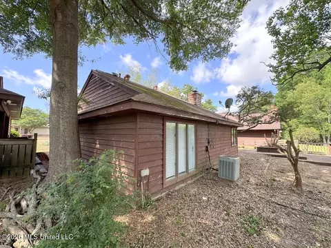 Exterior - 566 S Deerfield Dr, Canton, MS 39046 photo 2 of 7