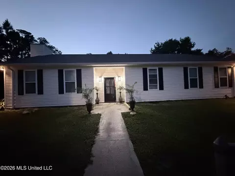 6043 Holly Dr, Bay Saint Louis, MS 39520