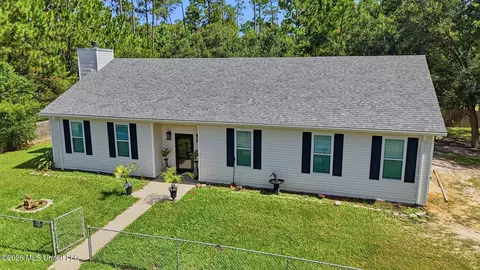 6043 Holly Dr, Bay Saint Louis, MS 39520