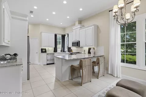 Kitchen - 407 Belle Pointe Ln, Madison, MS 39110 photo 1 of 7