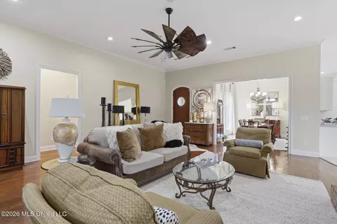 Living - 407 Belle Pointe Ln, Madison, MS 39110 photo 1 of 2