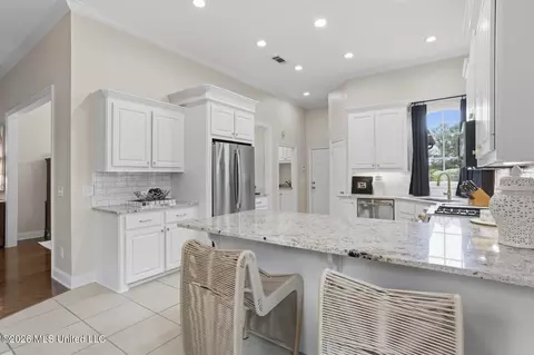 Kitchen - 407 Belle Pointe Ln, Madison, MS 39110 photo 2 of 7