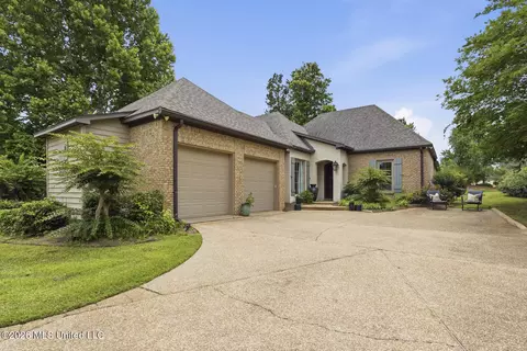 Exterior - 407 Belle Pointe Ln, Madison, MS 39110 photo 2 of 7