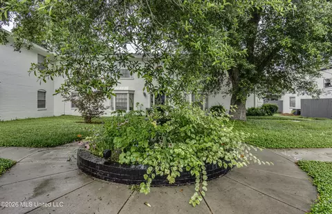 Exterior - 5025 Wayneland Dr #D12, Jackson, MS 39211 photo 4 of 6