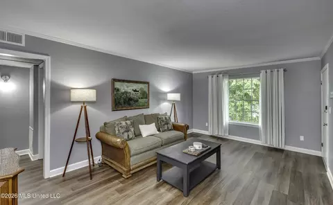 Living - 5025 Wayneland Dr #D12, Jackson, MS 39211 photo 2 of 2