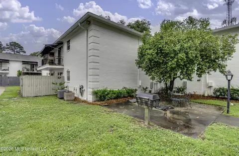 Exterior - 5025 Wayneland Dr #D12, Jackson, MS 39211 photo 6 of 6