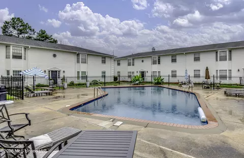 Exterior - 5025 Wayneland Dr #D12, Jackson, MS 39211 photo 3 of 6