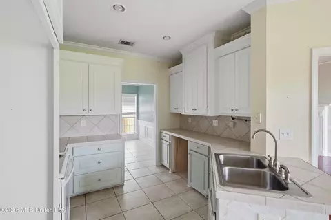 Kitchen - 218 Holmar Dr, Brandon, MS 39047 photo 3 of 3