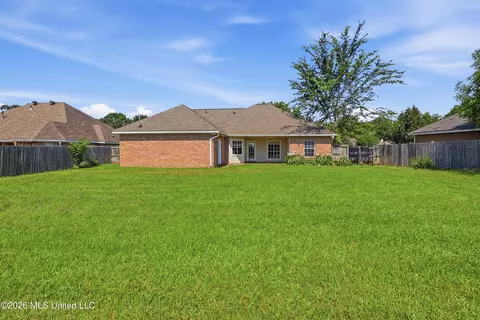 Exterior - 218 Holmar Dr, Brandon, MS 39047 photo 7 of 11
