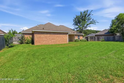 Exterior - 218 Holmar Dr, Brandon, MS 39047 photo 8 of 11