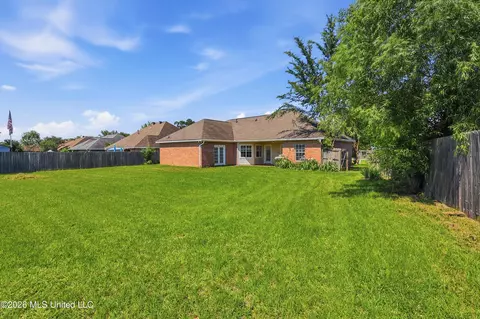 Exterior - 218 Holmar Dr, Brandon, MS 39047 photo 6 of 11