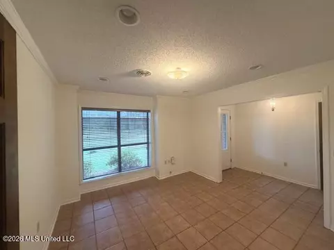Living - 932 White Rd, Florence, MS 39073 photo 1 of 5