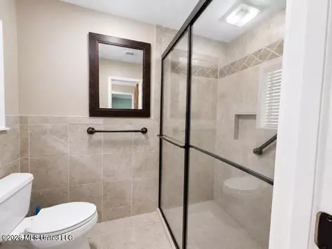 Bath - 932 White Rd, Florence, MS 39073 photo 3 of 5