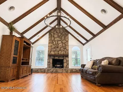Living - 932 White Rd, Florence, MS 39073 photo 2 of 2