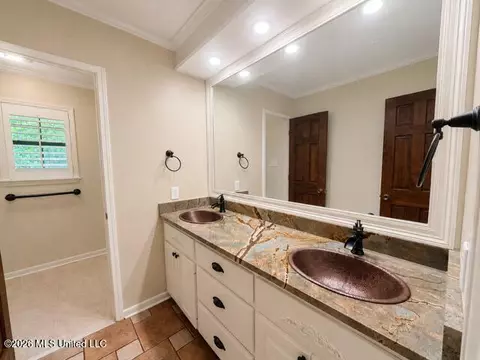 Bath - 932 White Rd, Florence, MS 39073 photo 2 of 5