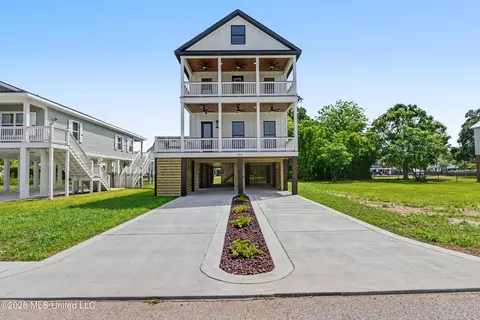 423 S Girard Ave, Long Beach, MS 39560