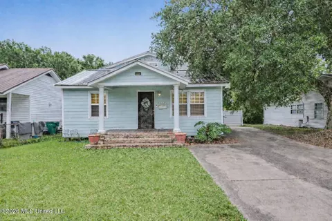 1112 Communy Ave, Pascagoula, MS 39567