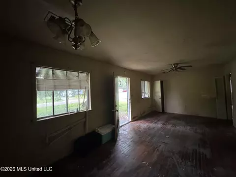 5652 Heard St, Jackson, MS 39206 photo 3