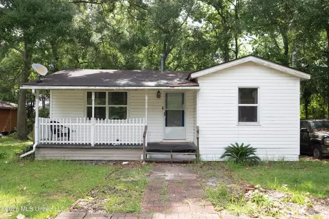 3216 N Milstead Rd, Gautier, MS 39553